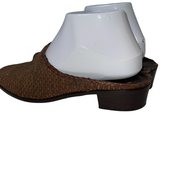 ENZO Angiolini Women's Slides Size 8M Brown Leather Weave Design Slip On - Picture 3 of 9